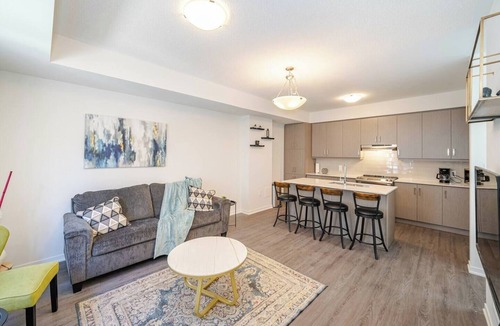 Vaughan House | Centrally Located 3-Bedroom Townhouse in Vaughan