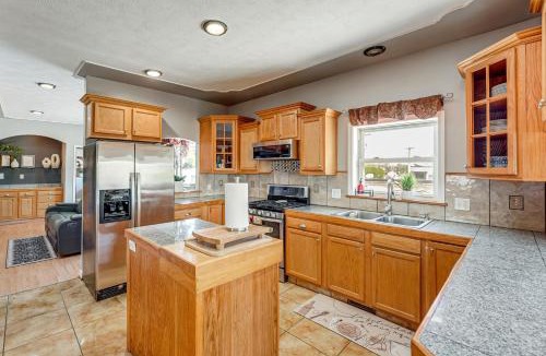 Comstock Park House | Centrally Located Condo Near Dtwn Grand Rapids