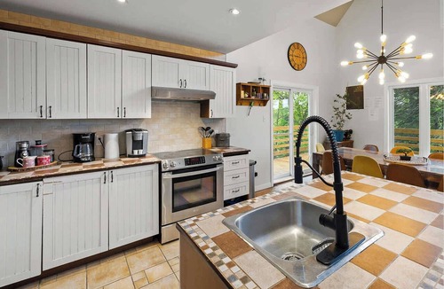 Saint-Alphonse-Rodriguez Ski Chalet | Chalet for 8 Guests | Hot Tub, Heated Pool & Games