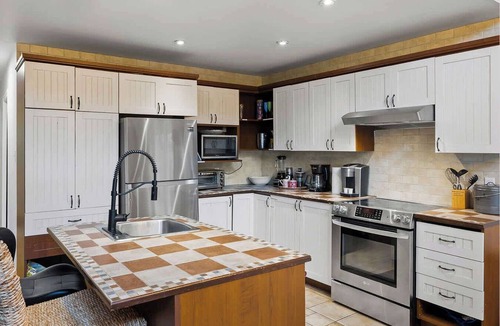 Saint-Alphonse-Rodriguez Ski Chalet | Chalet for 8 Guests | Hot Tub, Heated Pool & Games