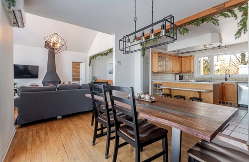 Saint-Andre-d'Argenteuil Ski Chalet | Chalet Blanc/Bord de L'eau/spa/Foyers