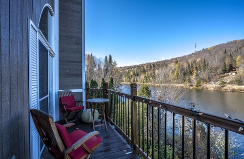 Saint-Faustin-Lac-Carre Cottage | Chalet le Colibri -Bord de l'eau et des pistes de ski.