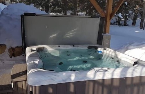 Entrelacs Ski Chalet | Chalet Harmonie: By the Lake & Spa