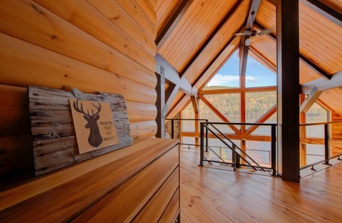 Mandeville Ski Chalet | Chalet Le Trésor du Lac | Waterfront & Dock