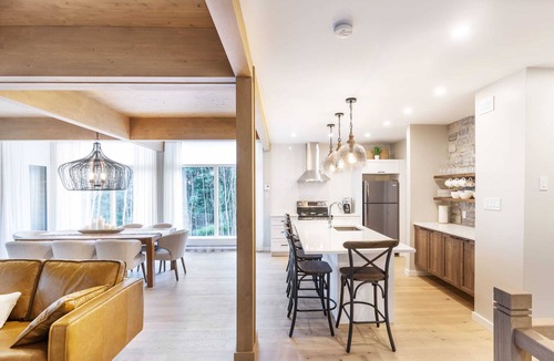 Inverness House | Chalet Mid-Century | Lakeside Joseph | Le Charlo