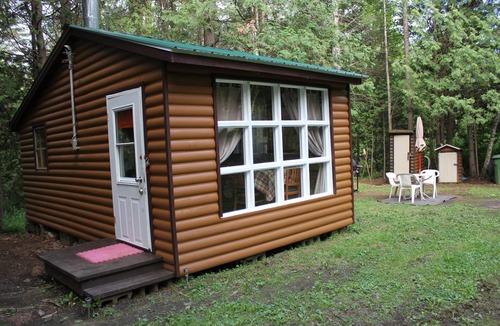 Sainte-Beatrix Cabin | Chalet refuge: Dan's shack