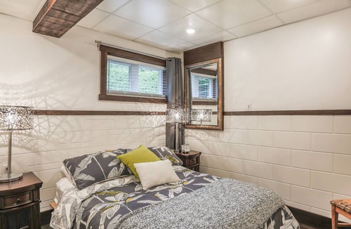 Saint-Remi-de-Tingwick Ski Chalet | Chalet sur le bord de l'eau | spa avec vue sur l'eau