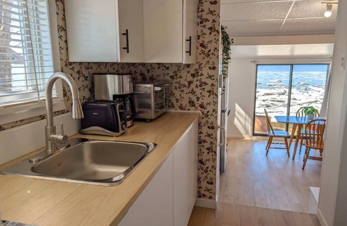 Cap-Saint-Ignace Ski Chalet | Chalet Studio #5 Waterfront with Spa, Fireplace & Wifi