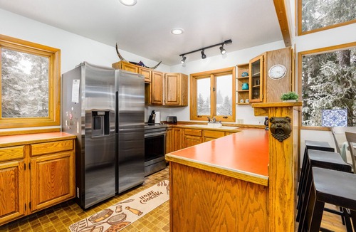 Alyeska Ski Chalet | Chalet w/private hot tub in quiet location 3 blocks to the resort, dogs welcome