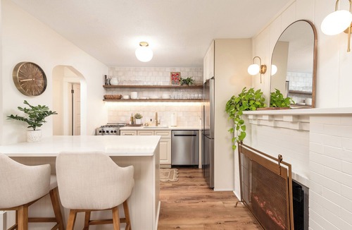 Midland Apartment | Charming 1 Bed Historical Apartment - Steps to Downtown Midland