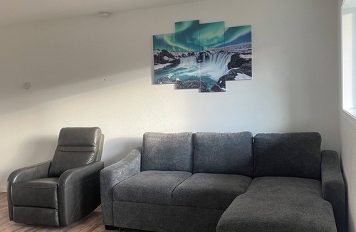 Hoonah Condo | Charming 2-bedroom condo near Hoonah harbor. full kitchen, sleeps 5 with WiFi.