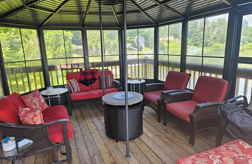Campbellford Cottage | Charming 2-bedroom cottage in Harcourt with AC, WiFi