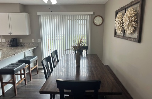 Papillion House | Charming 2-bedroom house in peaceful Papillion with AC