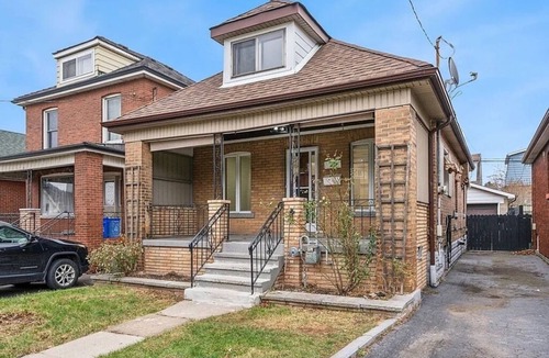 Hamilton House | Charming 2-bedroom house with AC and WiFi in Hamilton