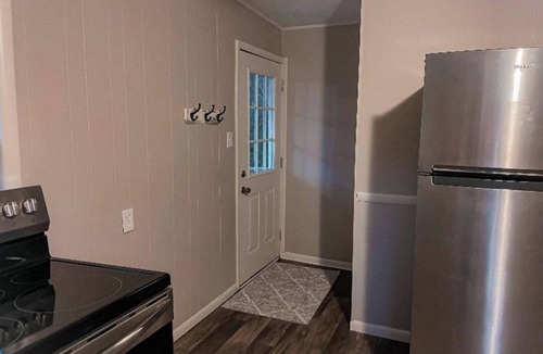 West Central House | Charming 2-bedroom house in enchanting Springfield.