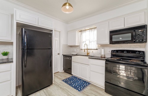 San Angelo House | Charming 2bdr/2bath lake house with AC in San Angelo