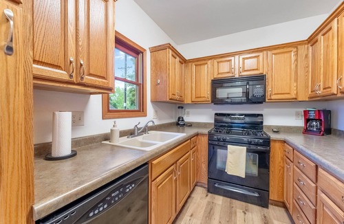 North Liberty House | Charming 2bed, 1.5bath home with fire pit, near trails, dining, and key landmark