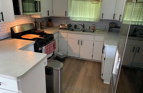 Clinton Township House | Charming 3-bedroom house with WiFi, AC in serene Clinton Township