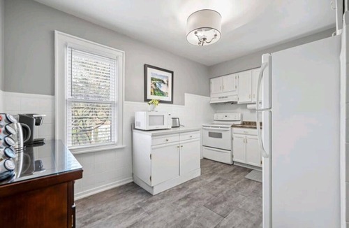 Niagara Falls House | Charming 3-Bedroom Home – 4 Min Walk to Attractions!
