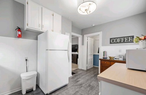 Niagara Falls House | Charming 3-Bedroom Home – 4 Min Walk to Attractions!