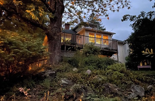North Hatley House | Charming 3-bedroom home overlooking Lac Massawippi in North Hatley.
