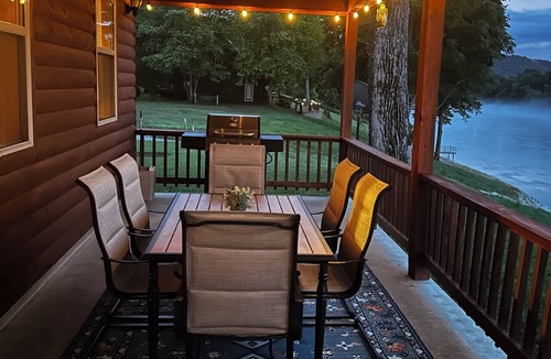 Boswell Cabin | Charming 3-bedroom cabin with White River views!