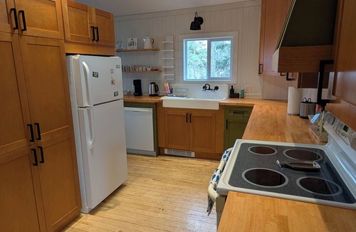 Manitoba Cabin | Charming 3-bedroom cabin in tranquil Matlock perfect for getaway