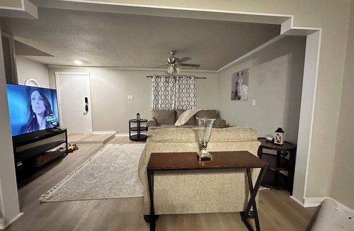 Original Town House | Charming 3-bedroom house in delightful Carrollton with pool & Hot Tub
