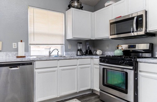 Southeast Arlington House | Charming 3-bedroom house in lovely Arlington with AC