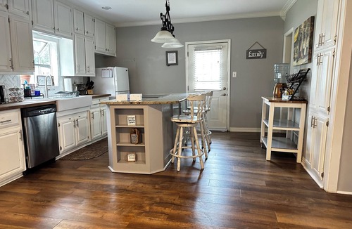 Lorena House | Charming 3-bedroom house with WiFi and AC in downtown Lorena