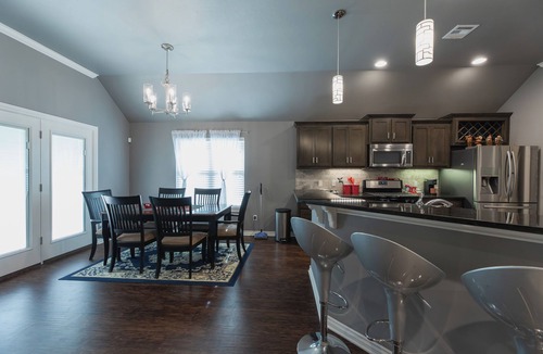 Oklahoma City House | Charming 3-bedroom house in Yukon with indoor fire place