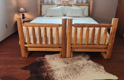 Marshalltown Cabin | Charming 3-bedroom lodge at Wolfe Ranch of Marshalltown