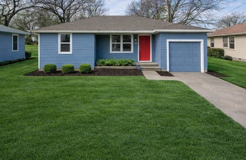 Muenster House | Charming 3BR Bungalow Sleeps 8