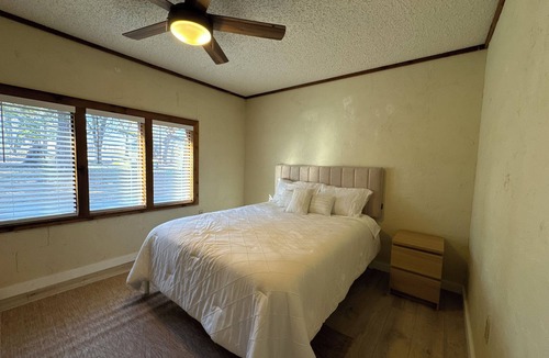 Longview Other | Charming 4-bedroom Farmhouse with WiFi, Fire Pit in Longview