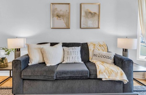 Richmond Hill House | Charming 4BR Home in Richmond Hill Patio WFH Setup