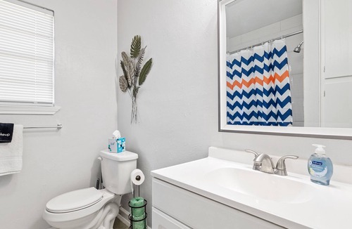 Haltom City House | Charming 4BR Home - Ideal for Groups!