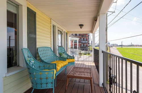 Algiers Point Condo | Charming Algiers Point Home with Panoramic River Views of the Mississippi River