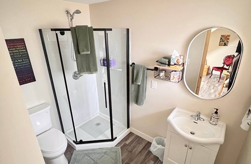 Estevan Bed & Breakfast | Charming Bed & Breakfast! 1