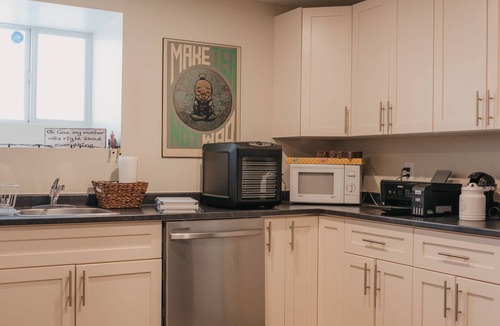 Estevan Bed & Breakfast | Charming Bed & Breakfast! 1