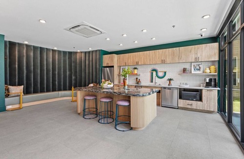 Oak Cliff Apartment | Charming Bishop Arts Suite | Gym + Yoga