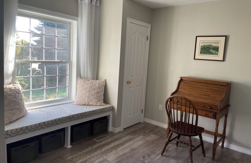Markdale House | Charming bungalow on 4.5acres, trails, lakes and more near Markdale