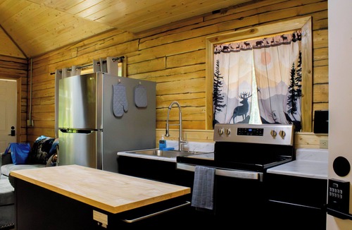 Fishhook Cabin | Charming Cabin Near Hatcher Pass