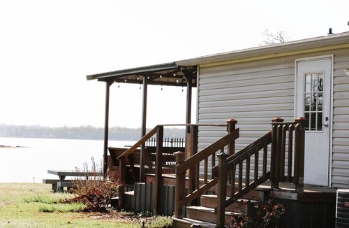Shawnee House | Charming Cabin with Private Dock on Lake for Lovely Family Glamping Near Oklahoma City