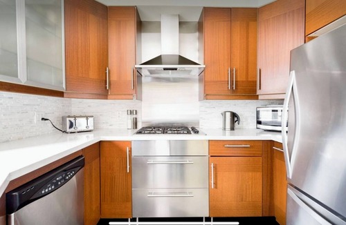 West Bend House | Charming Century Home - Easy stroll to restaurants, parks, schools, transit