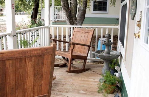 Denton Cottage | Charming Cottage Rental for a Getaway near Dallas, Texas