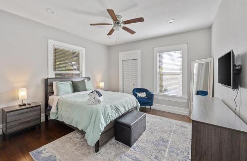 Oak Cliff House | Charming Craftsman close by Bishop Arts & Downtown