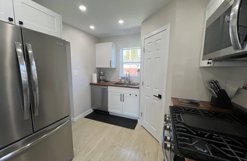 Windsor House | Charming & Elegant Windsor Border Escape: Hot Tub & Entertainment