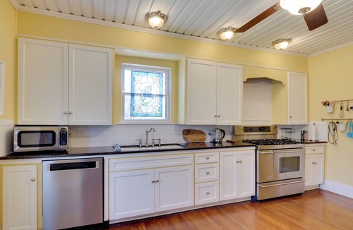 Georgetown House | Charming Georgetown Home - Walk to Downtown!