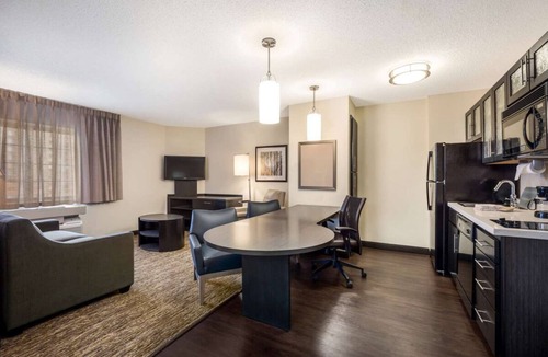 Plano Hotel | Charming Getaway in Historic Plano! 3 Modern Units, Pet-friendly, Kitchen!