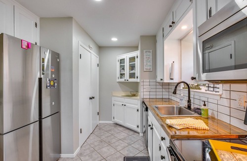 Granbury Cottage | Charming Granbury Cottage Retreat w/Private Patio